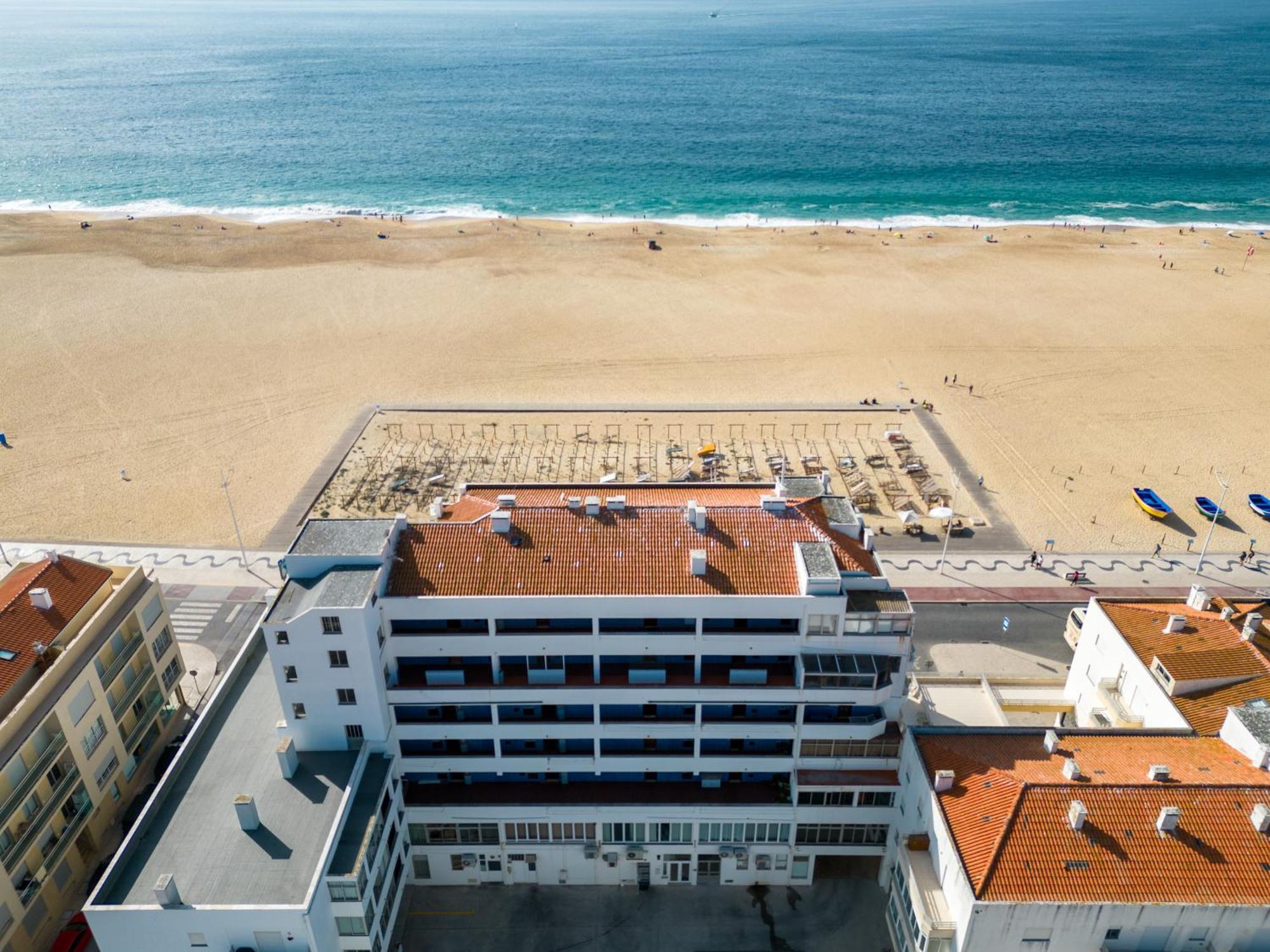 T2 Dina'S Place Nazaré Exterior photo