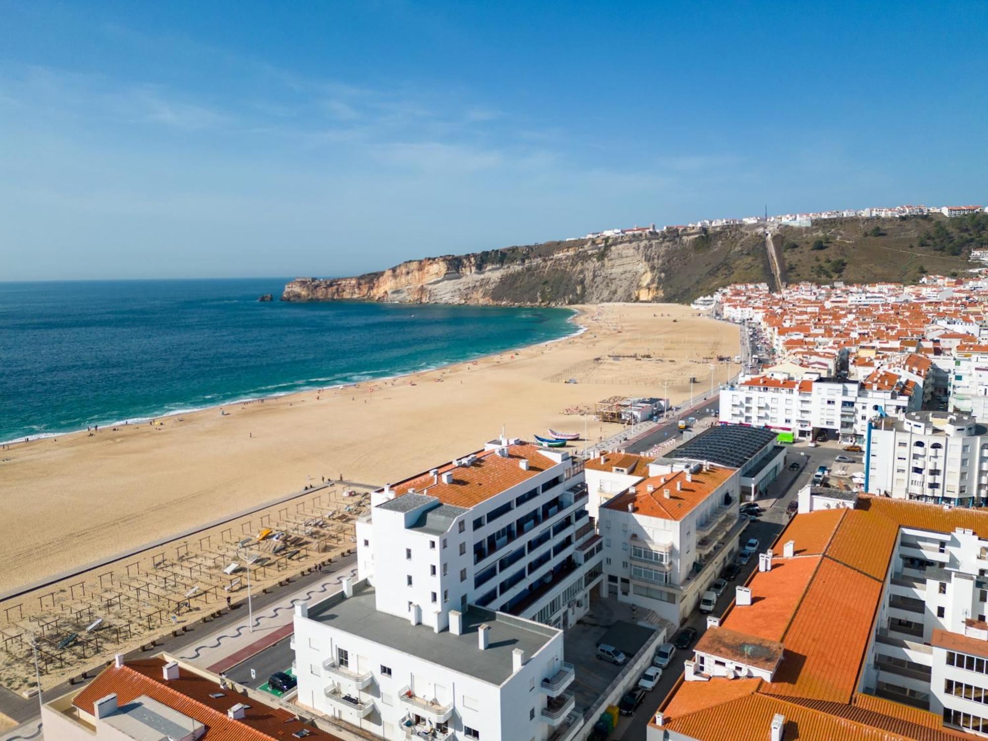 T2 Dina'S Place Nazaré Exterior photo