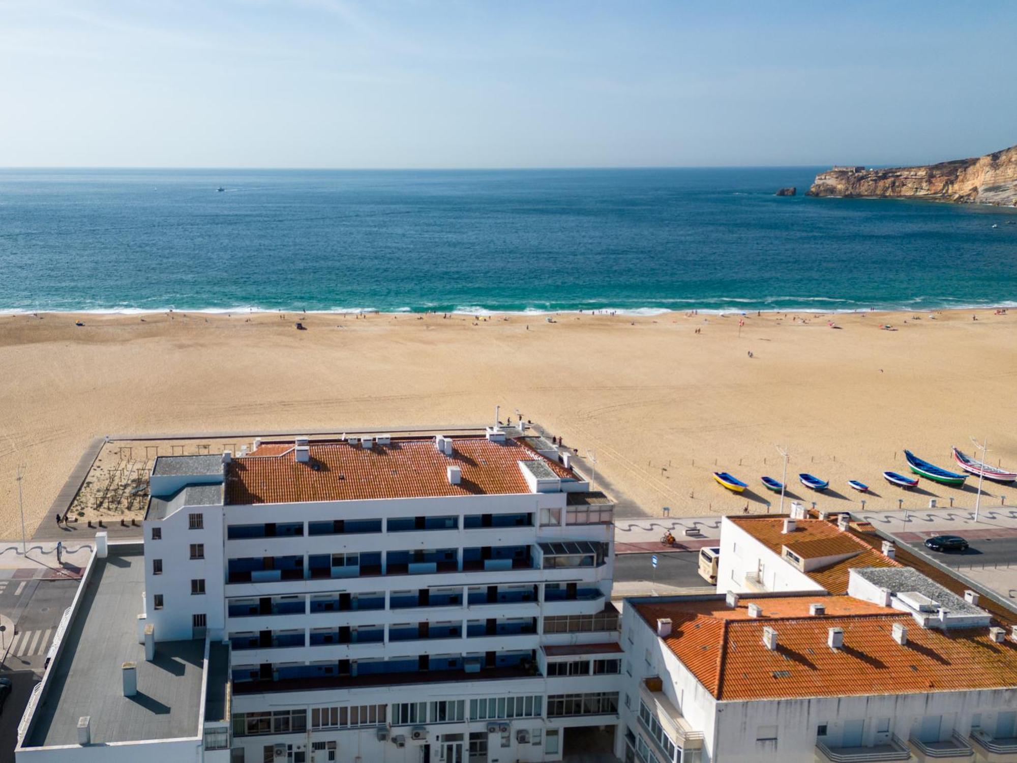 T2 Dina'S Place Nazaré Exterior photo